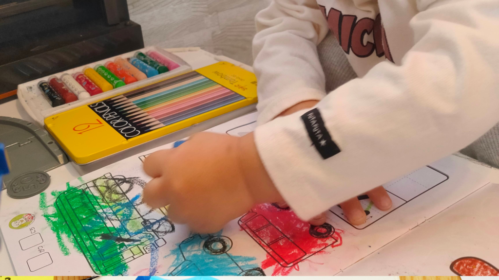 息子は生粋の左利きです。