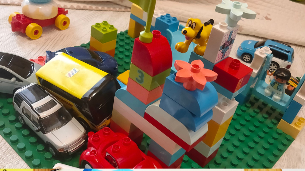 我が家はあんぱんまんのブロックとレゴをあわせて遊んでいました。